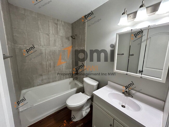 Building Photo - 5831 Creekview Ct W