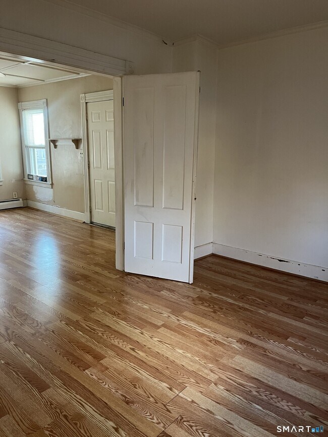 Building Photo - 128 S Whittlesey Ave