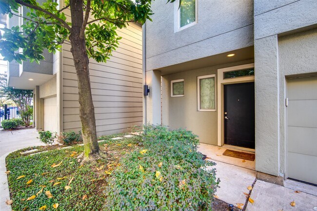 Building Photo - 4430 Center St