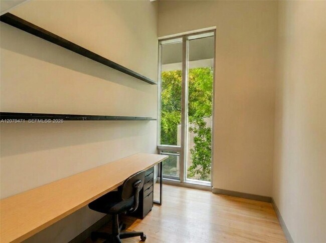 Building Photo - 2678 Tigertail Ave