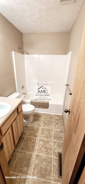 Hall Bath - 2976 E Morris St