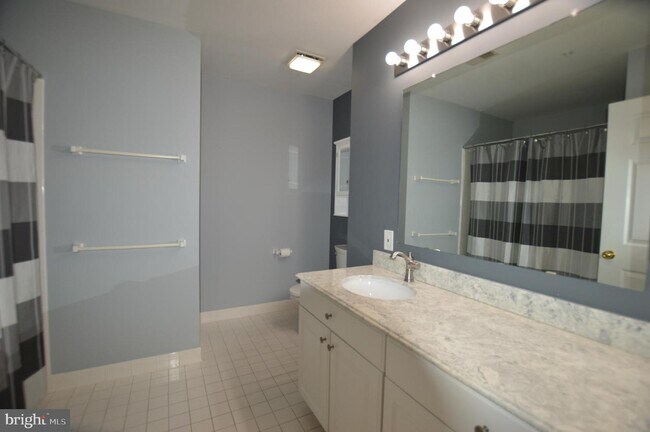 Building Photo - 102 Mercer Ct
