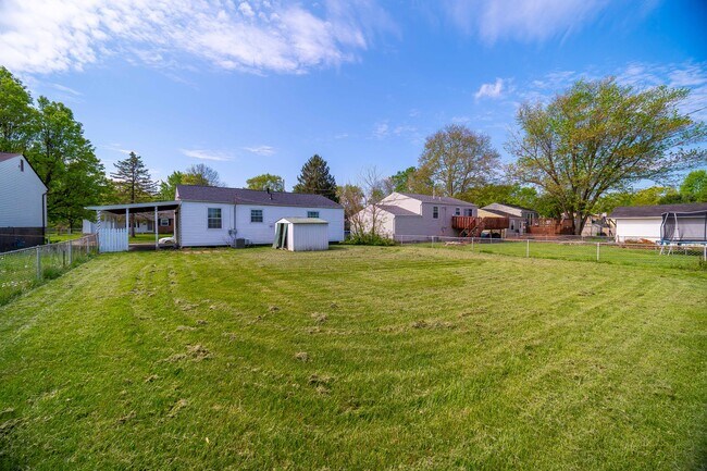 Building Photo - 5272 Quincy Dr