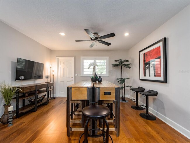 Building Photo - 555 Florida Ave