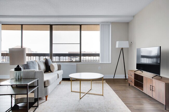 Building Photo - 1515 Richmond Hwy