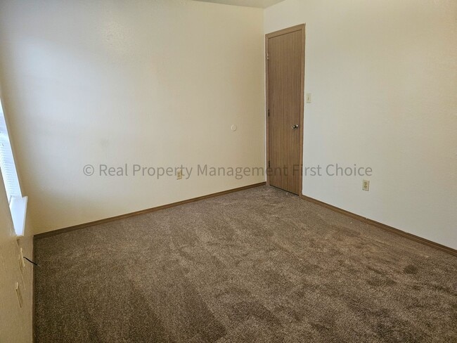 Building Photo - 51 Cedar Creek Ct