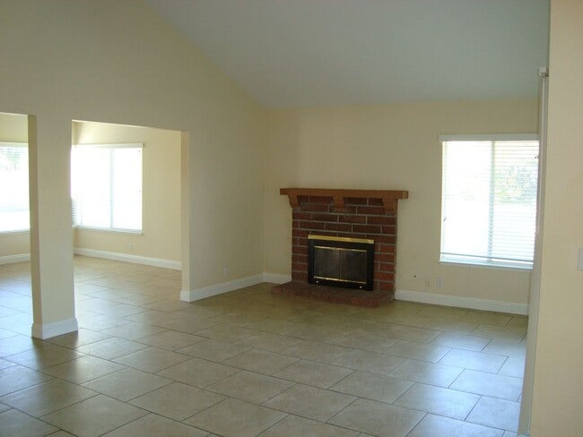 Building Photo - NORTH RIALTO COMING SOON!