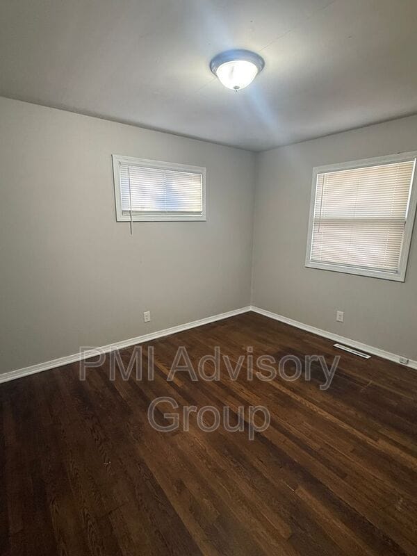 Building Photo - 3105 SE Adams St