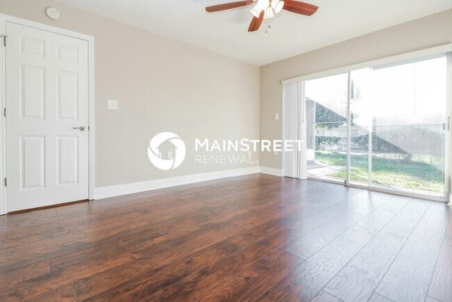 Building Photo - 3 Bedroom Pet-Friendly Home in Port Richey...