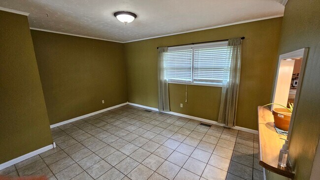 Building Photo - 109 Valley Ct