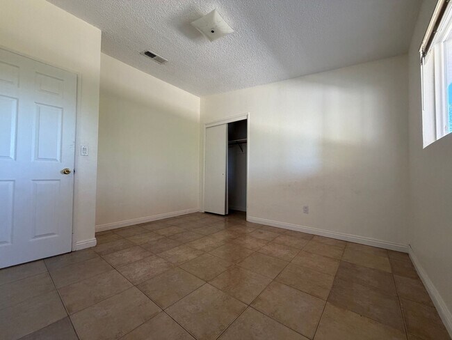 Building Photo - 3Bedroom/1.5 Bath Homeon 2.5 Acres...Rural Living At It's Best and For Only $2100 a Month