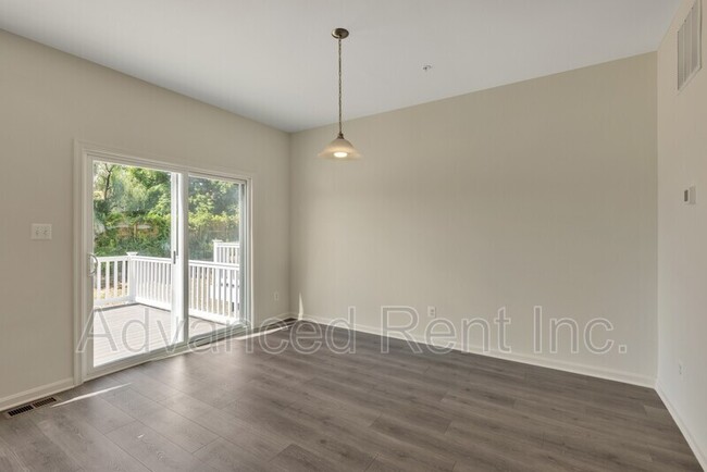 Building Photo - 819 Magnolia Ridge Dr