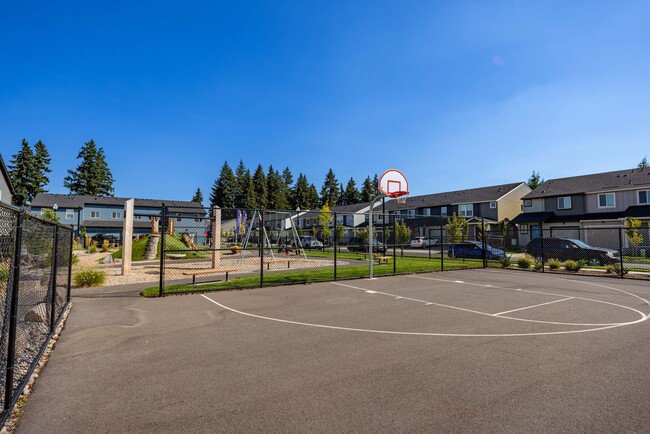 Building Photo - Brand New! - 3 Bedroom Townhome in Brush Prairie