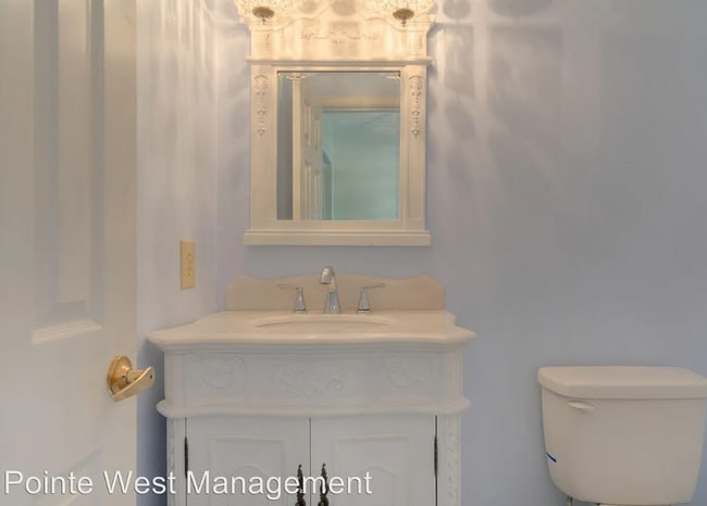 Building Photo - 1602 Greenwood Dr