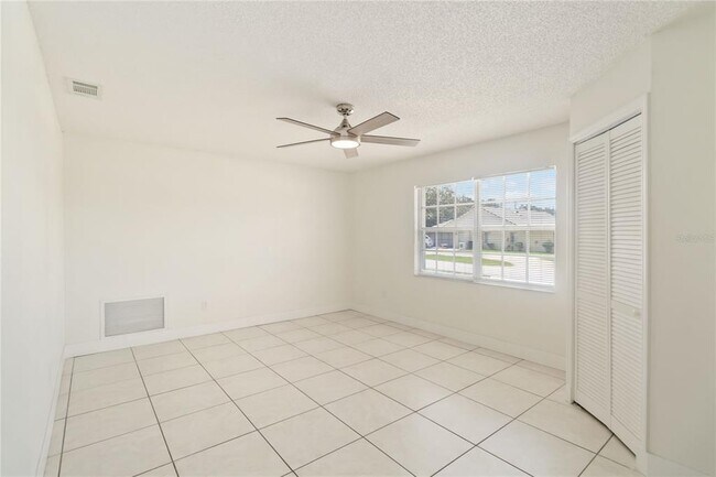 Building Photo - 2209 Banbury Ave