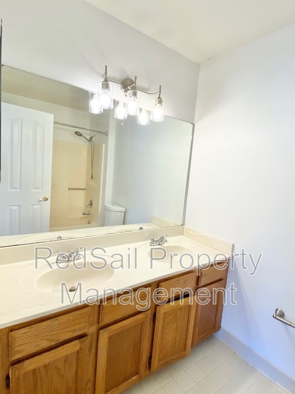 Building Photo - 851 Weston Ct