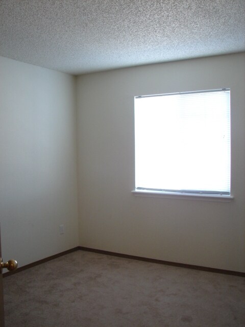 Building Photo - 4954 Ardley Dr