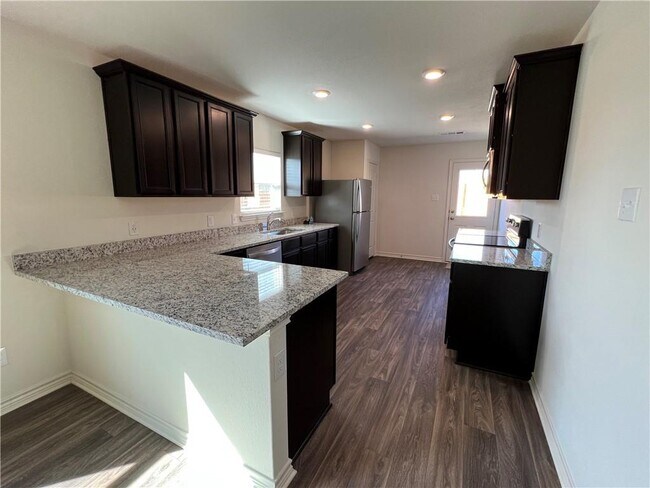 Building Photo - 364 Crescent Park Dr