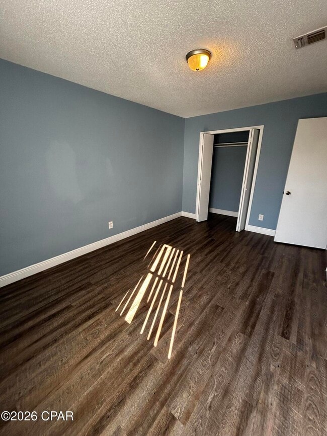 Building Photo - 6318 Lenawee St