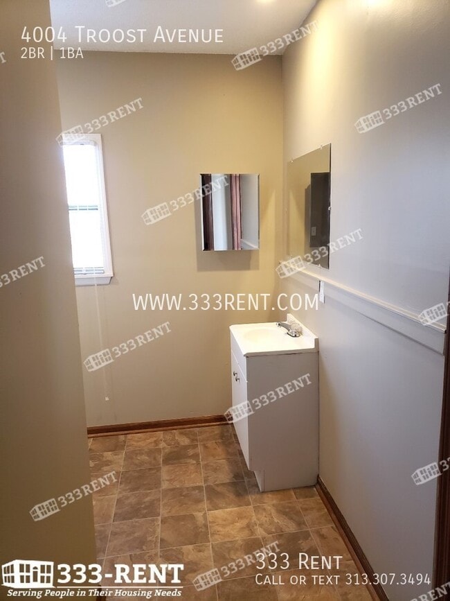 Building Photo - 4004 Troost Ave