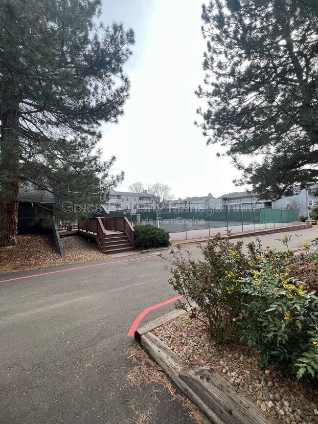 Building Photo - 3121 S Tamarac Dr