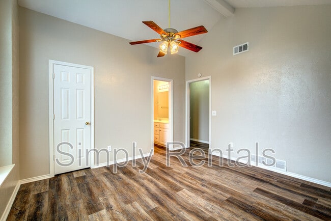 Building Photo - 2003 Hackberry Cir