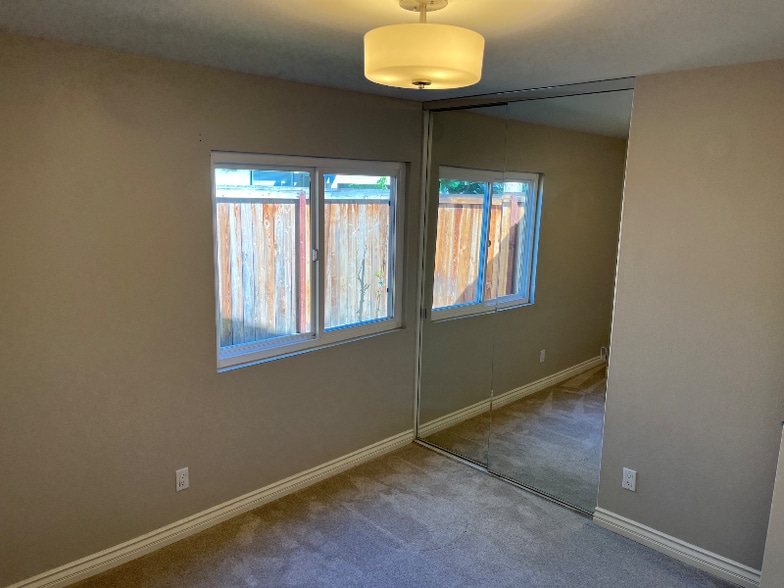 Building Photo - 40 Shearwater