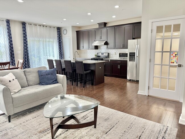 Building Photo - 115 Wynstone Ct