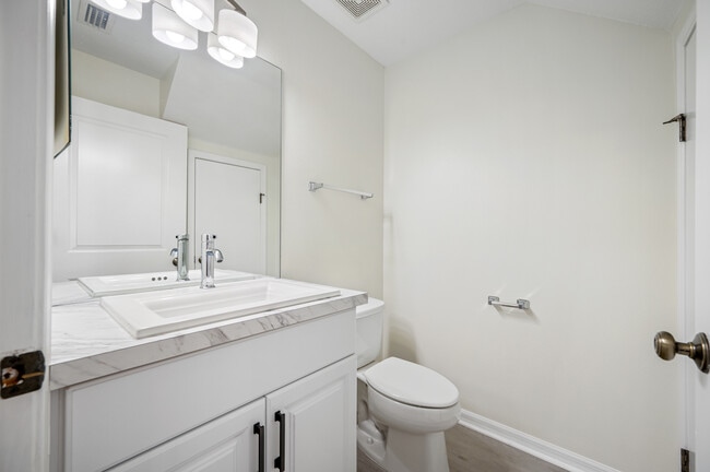 Building Photo - 6138 Hadley Commons Dr