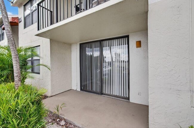 Building Photo - 744 Executive Center Dr