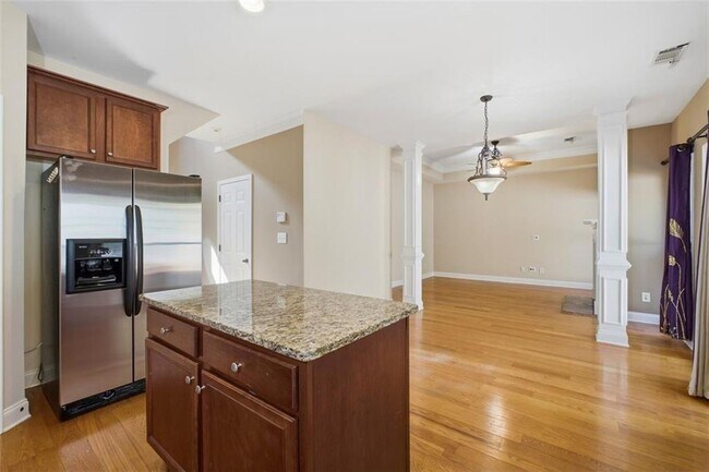 Building Photo - 2532 Village Creek Landing SE