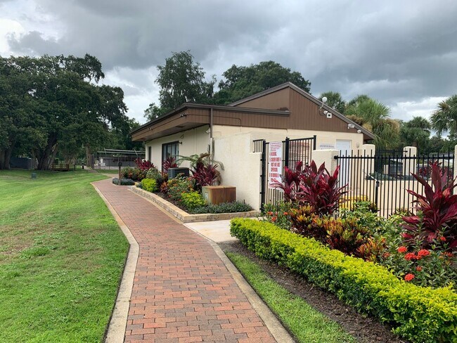 Building Photo - Well maintained townhome in Winter Park