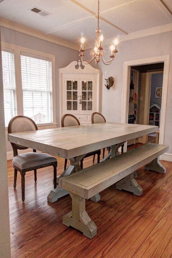 Building Photo - Beautiful and Spacious 2bd/1ba Home Near Northgate Park in Durham's Colonial Village!