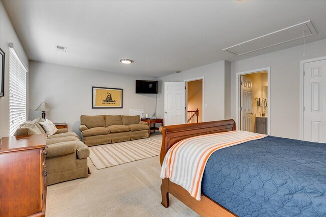 Building Photo - 1007 Kaiser Way