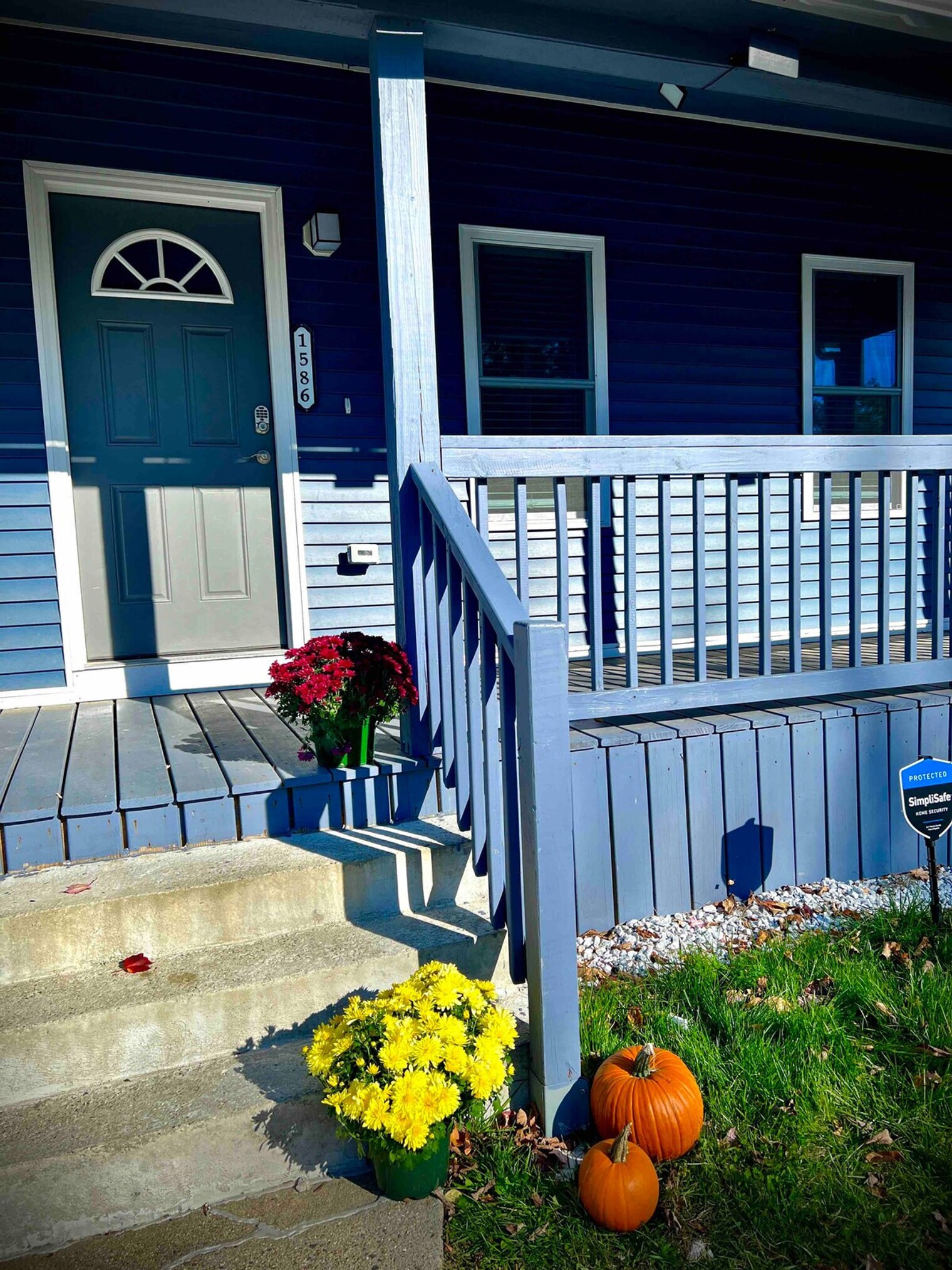 Building Photo - 1594 Main St