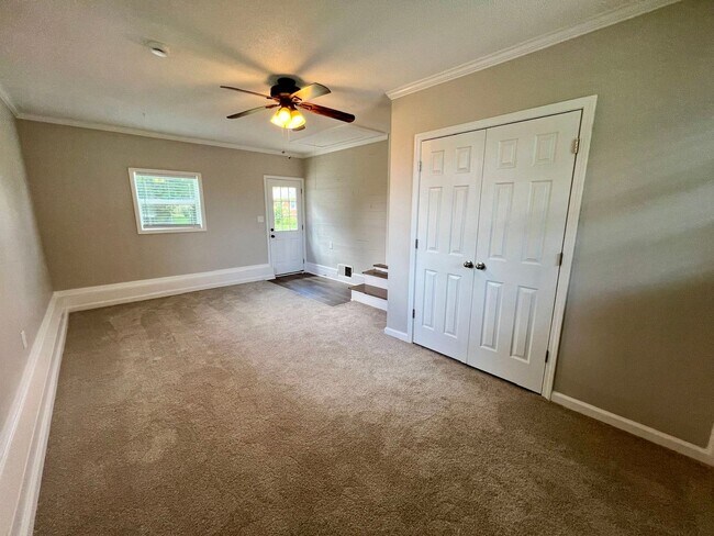 Building Photo - 3BR 1.5BA, All Brick Ranch Home *Fenced Backyard*