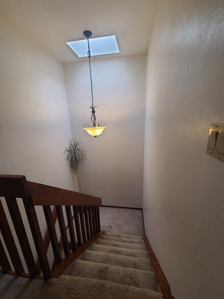 Building Photo - 1451 McArthur Ave