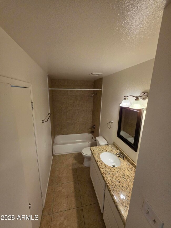 Building Photo - 731 E Vaughn Dr