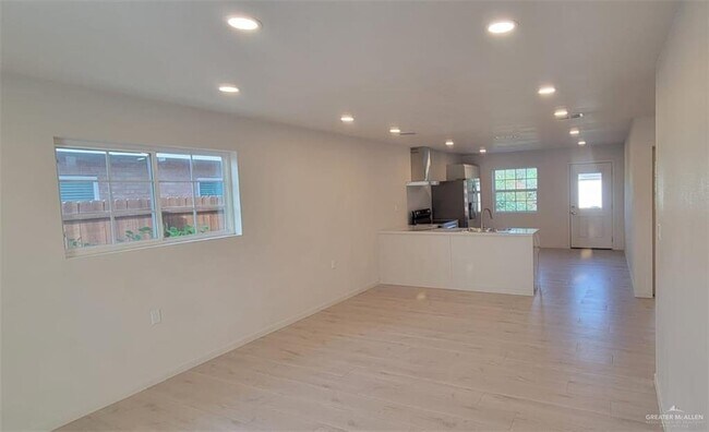 Building Photo - 506 N 36th St