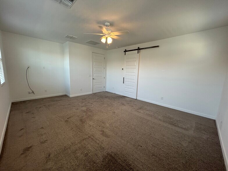 Building Photo - 1168 E Sabino Dr