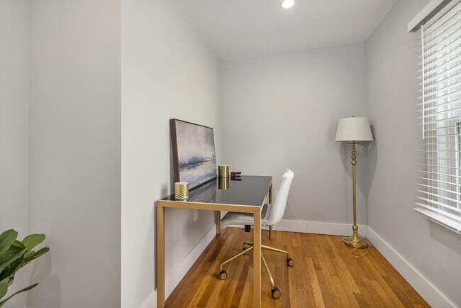 Building Photo - 27 Riverview Rd