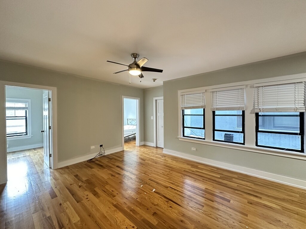 Building Photo - 811 Elm St