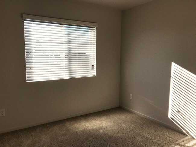 Building Photo - Spacious 4 Bd 2.5 Ba Home in  Camas School District! Upgrades! Close to Parks & Freeway Access!