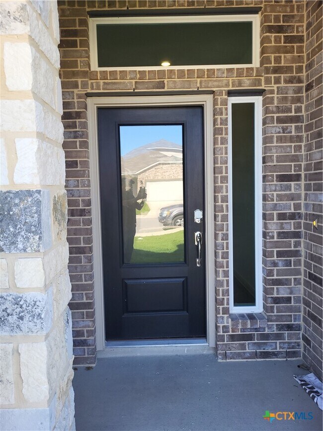 Building Photo - 1233 Fox Wing Wy