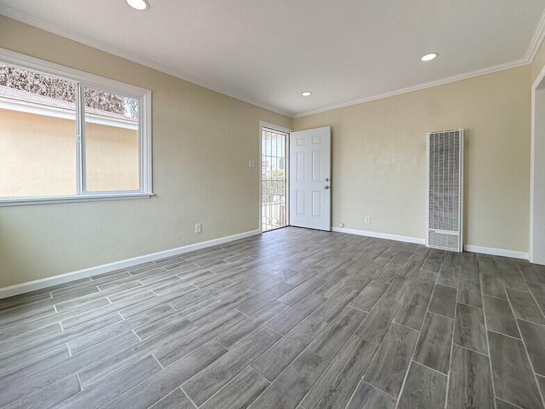 Building Photo - 4520 Marine Ave