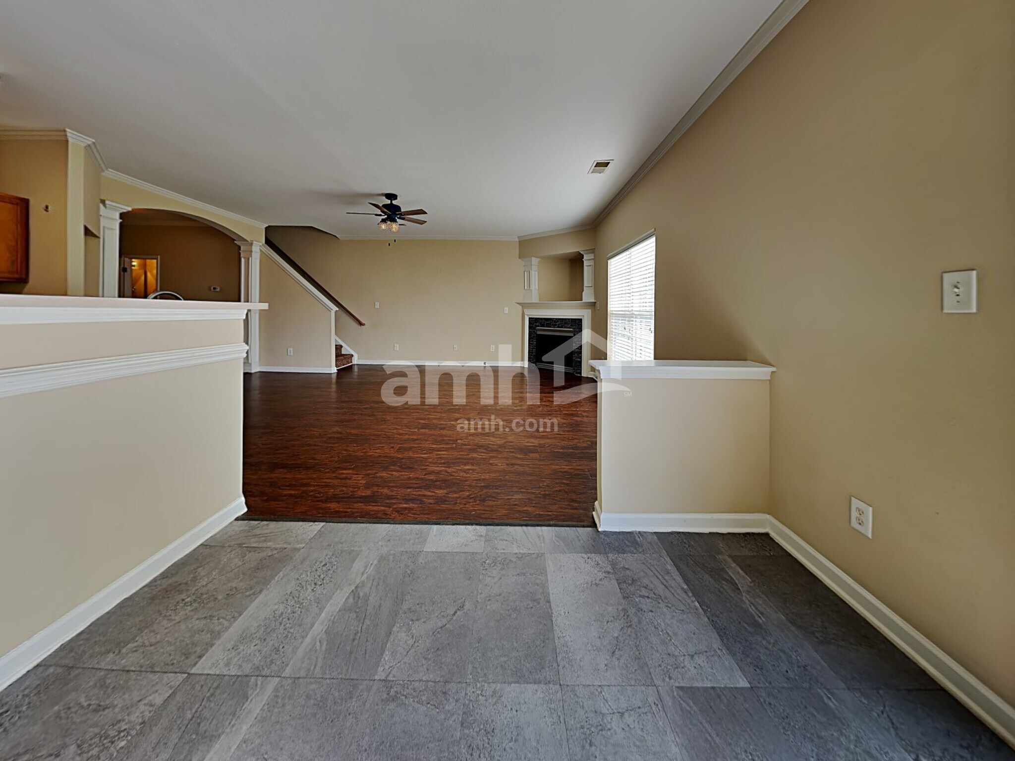 Building Photo - 2528 Ingleside Dr