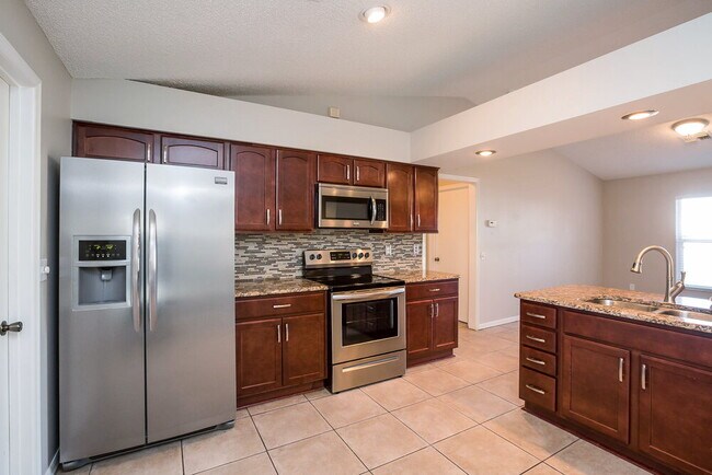 Building Photo - 80 Lake Daisy Blvd