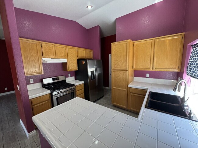 Building Photo - 4615 Split Rock Dr