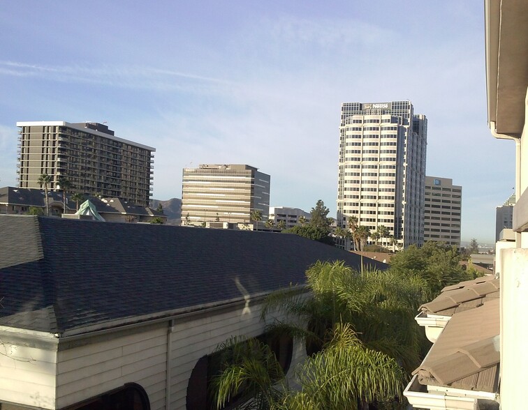 Building Photo - 400 Cameron Pl