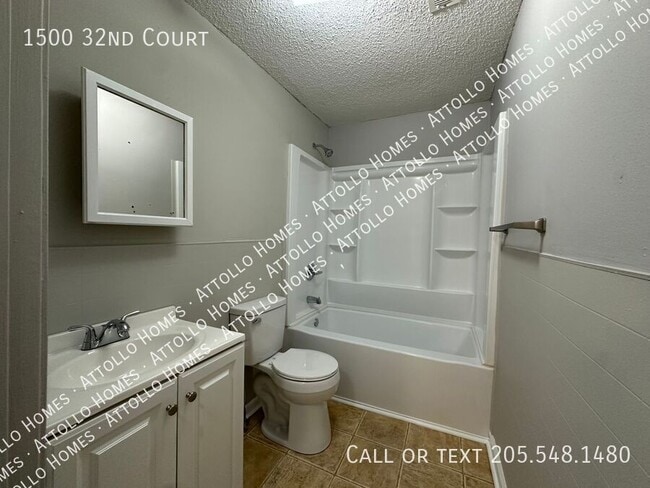 Building Photo - 1500 32nd Ct